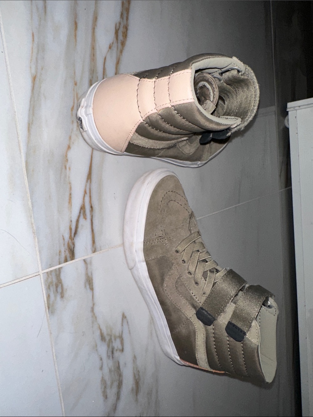 High-Top Women's vans Velcro straps in Taupe and Blush